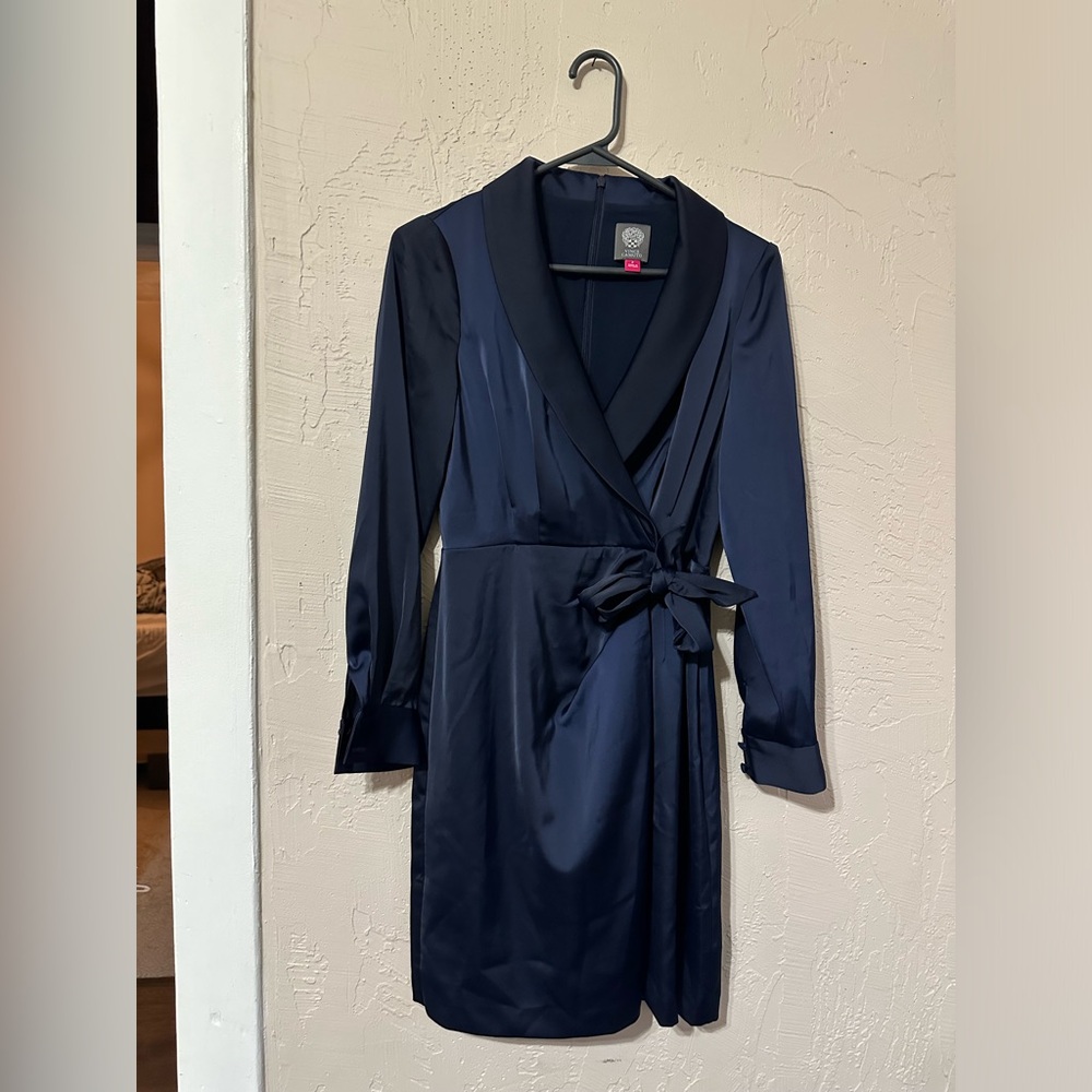 ❤️‍🔥2/$20❤️‍🔥Vince Camuto Size 2 Collared Long Sleeve Navy Blue Dress